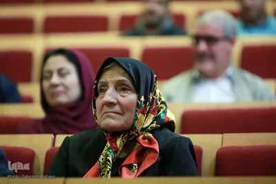 نشست رونمایی از کتاب «کلمات طاهر»