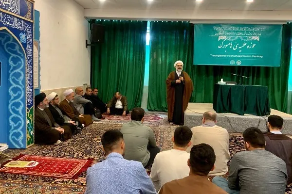 حضور آیت‌الله اعرافی در حوزه‌ علمیه هامبورگ
