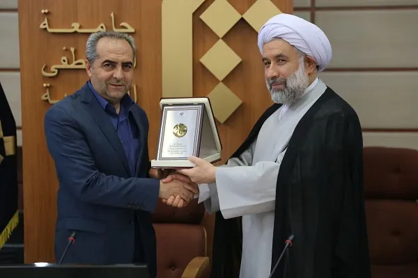 تحصیل طلاب اهل سنت در المصطفی از ویژگی‌های مهم این مرکز علمی است