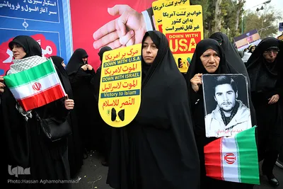 راهپیمایی یوم الله ۱۳آبان در مقابل لانه جاسوسی آمریکا