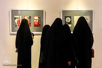 آیین گشایش نمایشگاه "سیاه، سفید، قرمز" در اصفهان