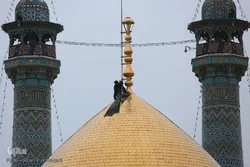 Schwarze Trauerflagge auf Kuppel des Heiligtums von Fatima Masuma (s.a.) gehisst + Bilder