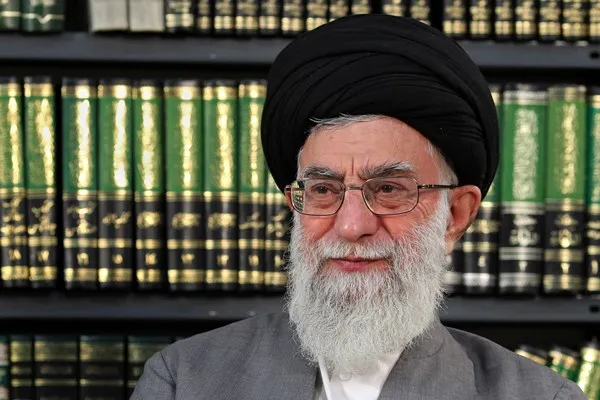 نظرات رهبر معظم انقلاب اسلامی درباره كتاب به چاپ سی و چهارم رسید