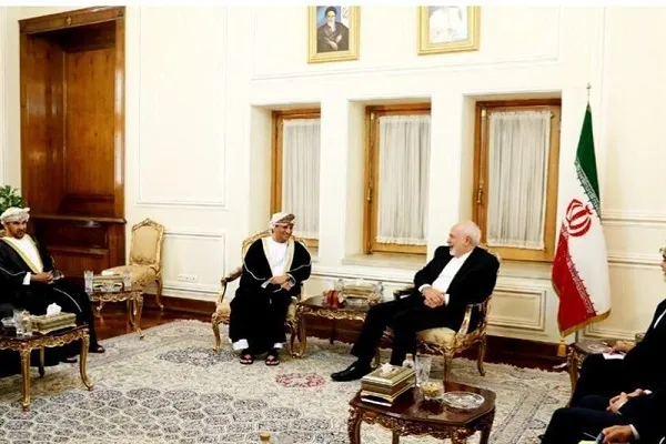 دیدار و گفت‌وگوی معاون وزیر امور خارجه عمان با محمد جواد ظریف
