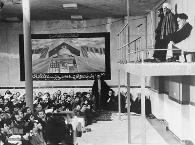سیدعلی خامنه‌ای از تولد تا رهبری