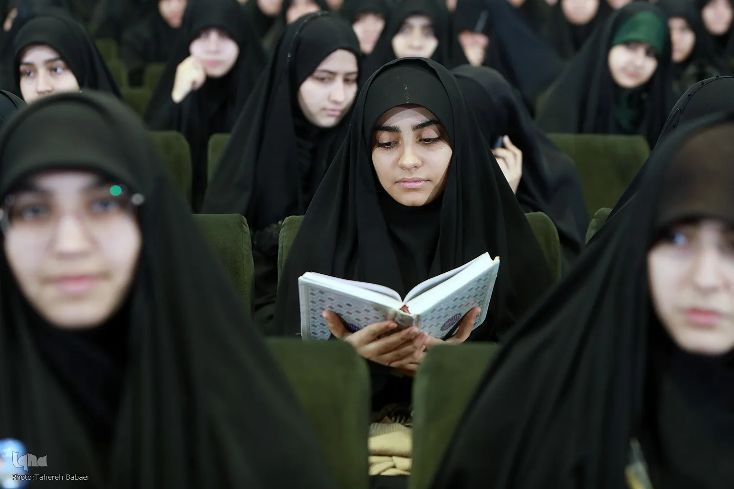 تقریر مصور | الیوم الأول من المسابقات القرآنیة الایرانیة بدورتها الـ41 لفئة الاناث