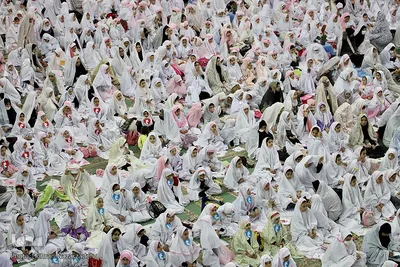 جشن شکوفایی (تکلیف) دانش آموزان دختر تبریز