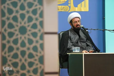 نشست تخصصی جامعه ستایشگران و واعظین در حرم مطهر شاهچراغ(ع)