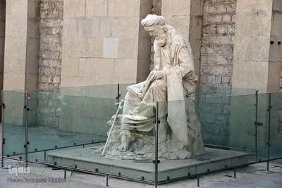 آرامگاه خواجوی کرمانی، خلاق المعانی شعر ایران
