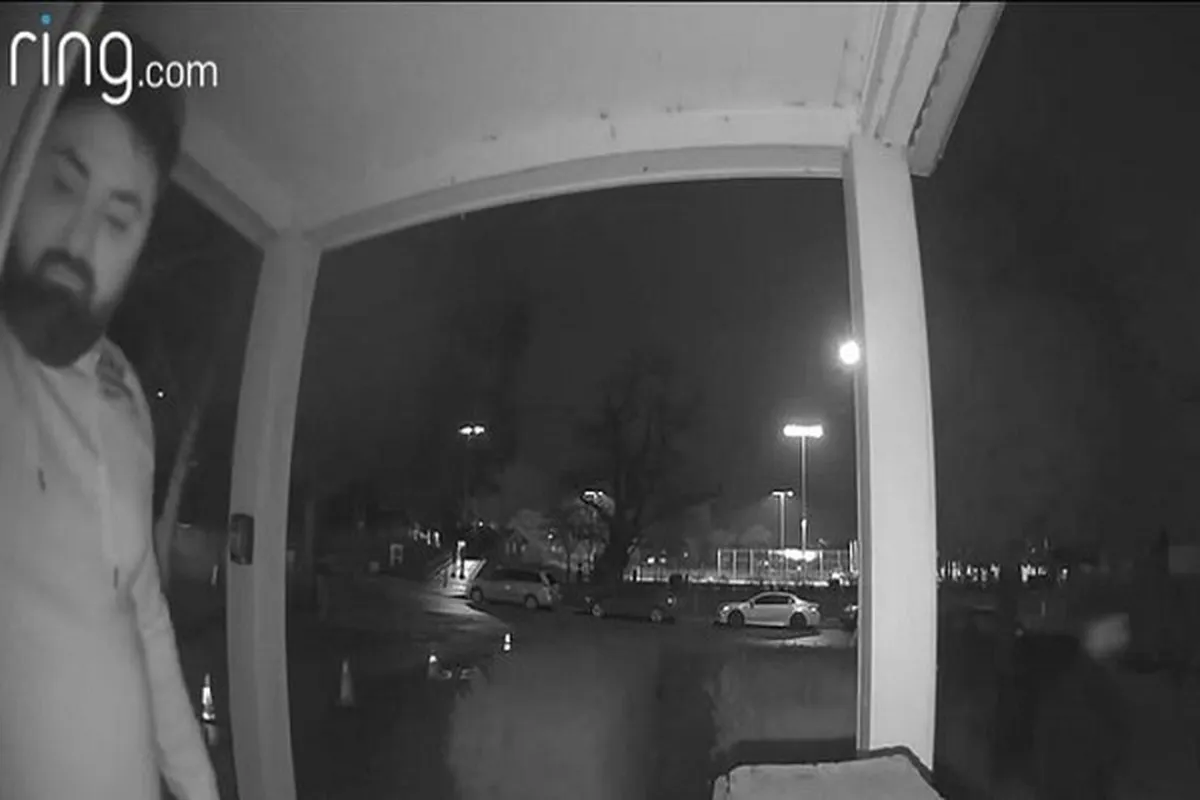 Police Searching for Suspects Burglarizing Seattle Mosque