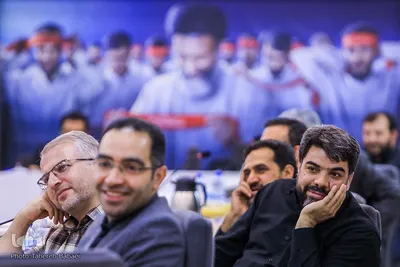 نشست هم‌اندیشی ناشران و نویسندگان انقلاب