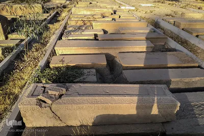 تخریب سنگ قبرهای تاریخی قبرستان دارالسلام شیراز