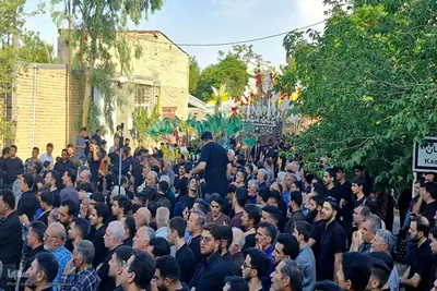 آیین سنتی علم‌کشی در جوشقان مرکزی؛ آغاز شور محرم در منطقه کاشان