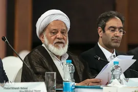 از راست شاپور محمدی، رئیس سازمان بورس و اوراق بهادار،  حجت‌الاسلام والمسلمین غلامرضا مصباحی‌مقدم، رئیس کمیته فقهی سازمان بورس و اوراق بهادار