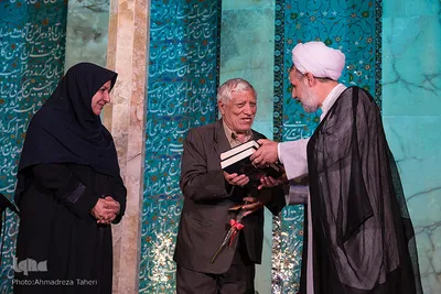 بزرگداشت صائب تبریزی در کنار مقبره صائب