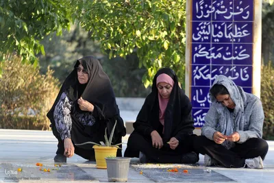 آیین جزءخوانی قرآن کریم در جوار مقبره شهدای گمنام
