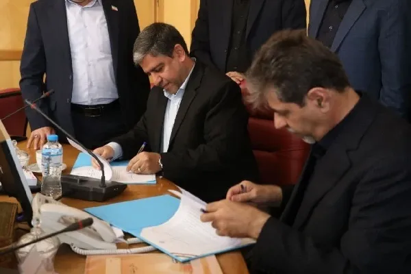 امضای تفاهم‌نامه احداث خانه امید بازنشستگان اردبیل