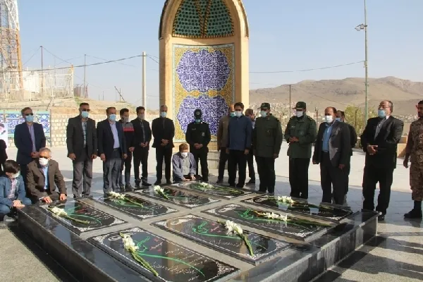 هنرمندان چهارمحال‌وبختیاری با شهدا تجدید میثاق کردند