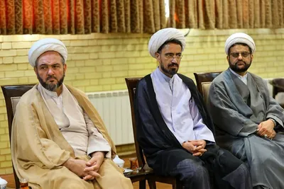 دیدار جمعی از فرماندهان و روسای عقیدتی سیاسی با امام جمعه تبریز