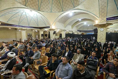 نشست صمیمانه جمعی از دانشجویان و نخبگان با امام جمعه قزوین