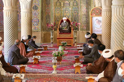 محفل انس با قرآن در مسجد نصیرالملک‎ شیراز