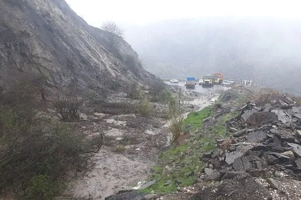 رانش زمین در کوهرنگ در پی بارش برف و باران