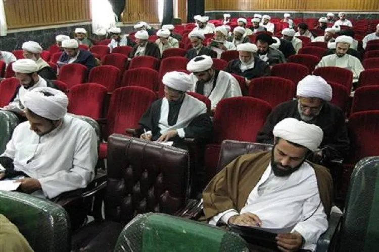 آزمون جذب و گزینش روحانیان مستقر در کرمان برگزار شد