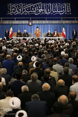 دیدار مسئولان نظام و سفرای کشورهای اسلامی با رهبر انقلاب