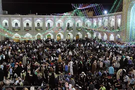 حرم مطهر رضوی در شب میلاد حضرت رضا(ع)
