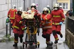 Deux blessés près des anciens locaux de Charlie Hebdo à Paris