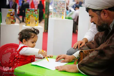کودک و نوجوان در نمایشگاه مطبوعات