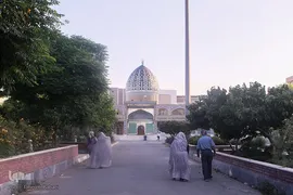 نماز عیدسعید فطر درجوار حرم حضرت امامزاده حسن(ع)