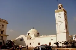 الجزائر: مطالبة باستئجار مرافق المساجد لضمان استقلاليتها المالية