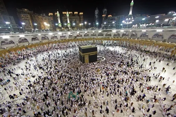 السعودية تخطّط لاستئناف رحلات العمرة