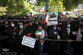تشییع شهید گمنام با حضور دانش‌آموزان در اهواز