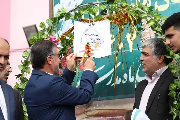 آیین استانی بازگشایی مدارس مازندران در مدرسه ابتدایی شاهد قائمشهر با حضور دختر شهید بلباسی