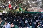 ⁨عطر افشانی و گلباران مزار شهدا در اصفهان⁩