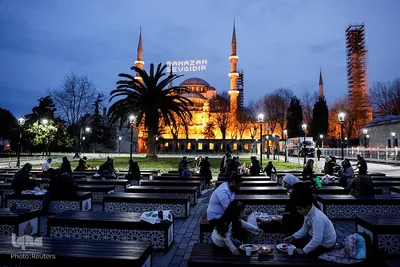 Muslime weltweit begrüßen  Ramadan
