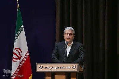سورنا ستاری، معاون علمی و فناوری رییس جمهور در آئین رونمایی از ۱۰ طرح و محصول فناورانه جهاددانشگاهی