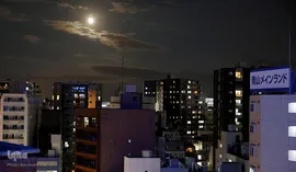 ماه، روشنای آسمان تاریک شب