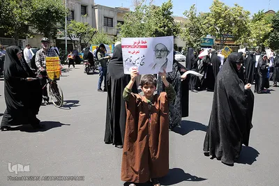 راهپیمایی نمازگزاران تهرانی در حمایت از شیخ عیسی قاسم، رهبر شیعیان بحرین