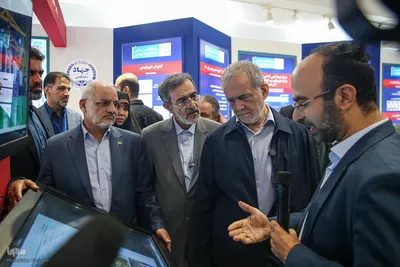 بازدید رئیس‌جمهور از نمایشگاه دستاوردهای جهاددانشگاهی