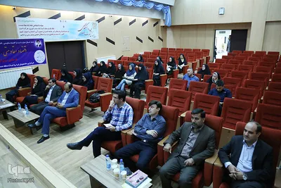 نشست هم اندیشی«اقتصاد مقاومتی، اقدام و عمل از زبان رسانه»
