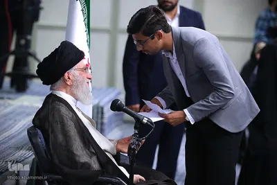 دیدار مدال‌آوران المپیادهای علمی و اعضای تیم ملی والیبال جوانان با رهبر انقلاب