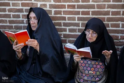 زمزمه دعای عرفه در قزوین