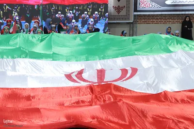 همایش ۱۵۰۰ نفری دانش‌آموزان پیشتاز تبریز با عنوان «باید برخاست»