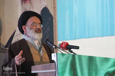 آیت الله تقوی، نماینده ولی فقیه در وزارت جهاد کشاورزی در اجلاسیه «سنگر‌سازان بی‌سنگر» فراهان
