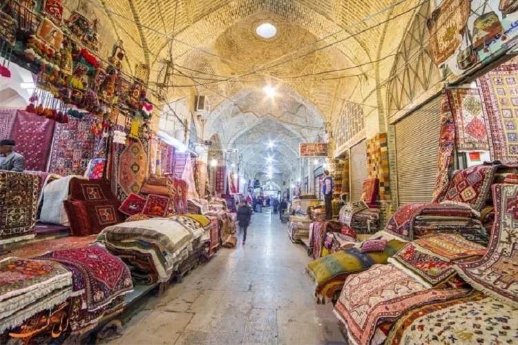 بازار وكیل شیراز ضدعفونی می‌شود