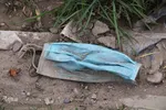 رهاسازی ماسک‌ها و دستکش‌ها در معابر شهر اهر
