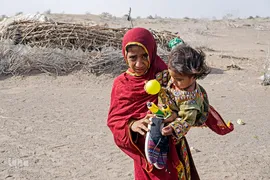 ارائه خدمات پزشکی و مشاوره به سیل زدگان سیستان و بلوچستان